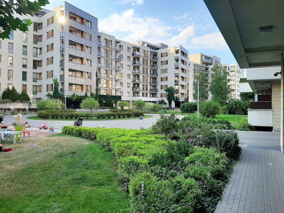 Airport Residence Amber Warschau Exterior foto